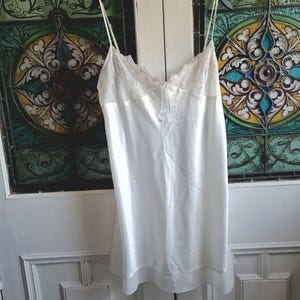Vintage Janet Reger, pretty, frilled and appliqué, neglege slip, knee length, cute nightwear, lace beaded embroidery