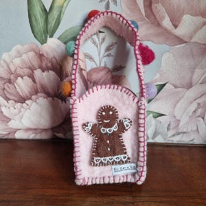 Mini sac en feutre fait main, étui pour téléphone portable, idée cadeau, Gry & Sif, pain d'épice, cadeau mignon