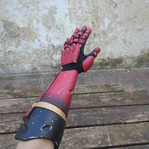 Venom Snake Bionic Arm: MGS (wearable)