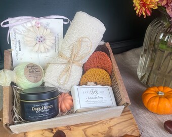 Autumn  Pamper Gift Box, Dark Honey and Tobacco Candle, Natural Lavender Soap, Peppermint Bath Bomb, Cozy Self Care Hamper, Birthday