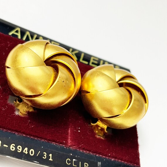 Anne Klein Vintage Brushed Gold Spiral Clip Earrings Gem