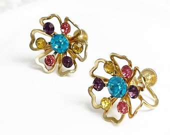 Pendientes vintage Coro con forma de flor de diamantes de imitación pastel y cierre de rosca