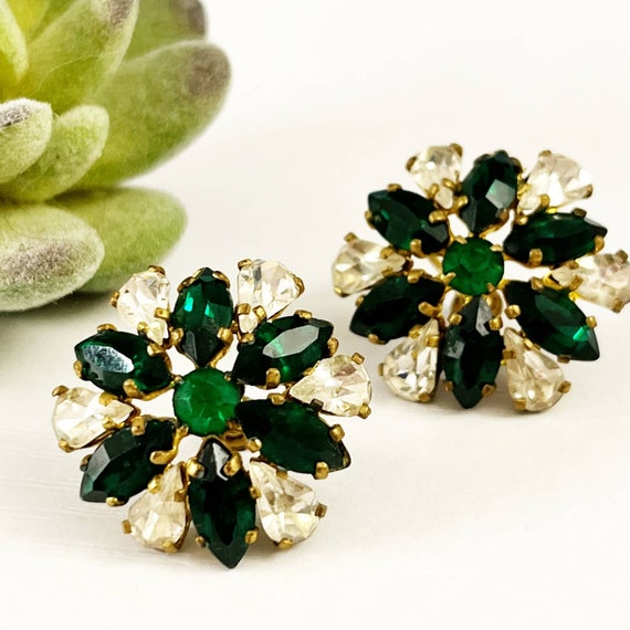 Vintage Green Glass Stone Flower Screw Back Earri… - image 2