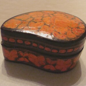 Chinese Cinnabar Lacquer Snuff Box old vintage