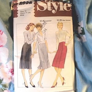 Style 2992 Vintage Sewing Pattern - Size 10-16, Hip 34.5-40&quot;, Women&#39;s Pencil Skirt with Pleated Detail, 1980, 80s Fashion, 3 Styles, Custom