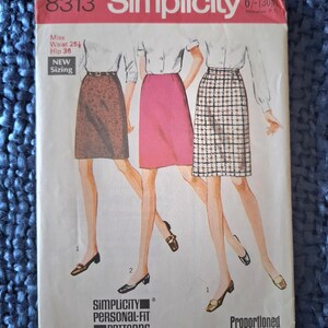 Simplicity 8313 - Waist 24&quot;, 25.5&quot;, 27&quot;, 29&quot;, 31&quot;, Women&#39;s Pencil Skirt, 1969, 60s Fashion, Fitted Waist, Custom
