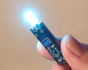 GlowCap, RGB LED powered by rechargeable supercapacitor, for Costume Cosplay, battery-less solution