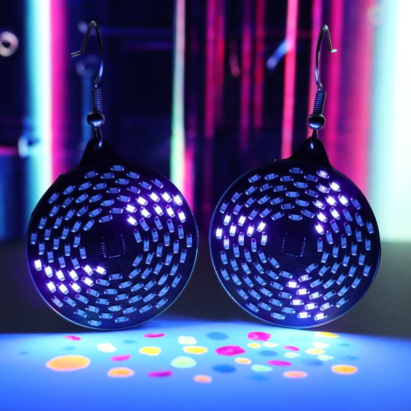 Pendientes Fibonacci con luz LED violeta UV: joyas recargables que brillan en la oscuridad