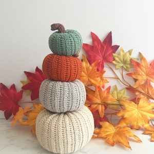 Handmade crochet pumpkins, crochet stuffed pumpkins, sets of pumpkins, autumn pumpkins, home decor, autumn accessories, multiple sizes