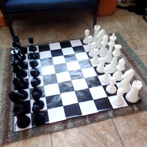 Giant 13&quot; Chess Set with roll up chess mat Kings over 13 Inches tall and pawns over 6 This Large set can be used indoors outdoors or Garden