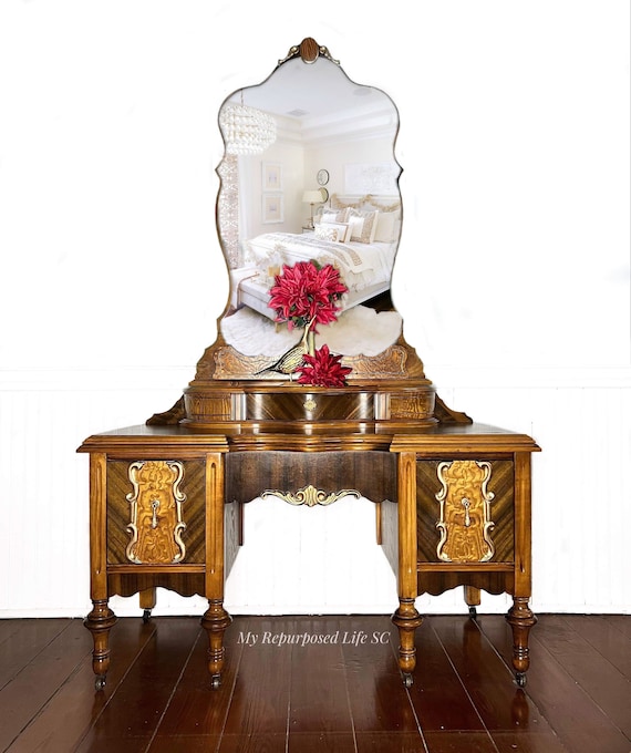Art Nueveo Gold Vanity Set ART DECO VANITY SET By VERONESE DESIGN, Art Nouveau Hand  main image 3