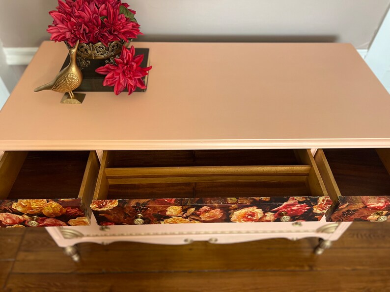 Custom Order Jacobean 5 drawer Dresser| Vintage Chest of Drawers | Romantic Bedroom Furniture | Apricot Peach and Gold Nursery | Rose Accent 画像 4