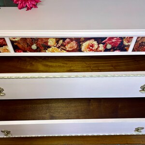Custom Order Jacobean 5 drawer Dresser| Vintage Chest of Drawers | Romantic Bedroom Furniture | Apricot Peach and Gold Nursery | Rose Accent 画像 3