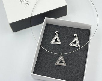 Stainless steel Triangles Jewelry Set, Necklace and Stud Earrings, Shining geometric jewelry, Hypoallergenic, Elegant dainty jewelry set