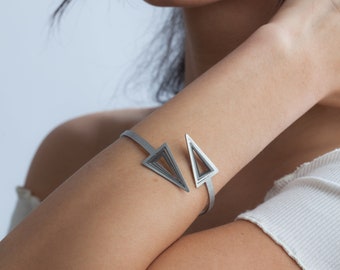 Illusion Triangles Bracelet - Geometric stainless steel jewelry for her - Trendy 3d open cuff bracelet  - Dainty shining bracelet for woman