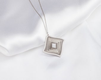 Stainless steel Square necklace - Dainty geometric jewelry with 3d design and special shining effect - Hypoallergenic pendant for woman