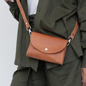 pour téléphone en cuir marron - Sac à main compact à bandoulière pour téléphone et documents | Sac Crazy Horse fait main | Sac de tous les jours minimaliste