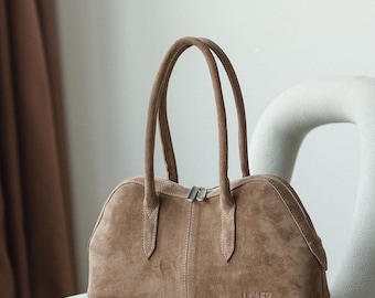 Beżowa torebka zamszowa typu baguette, ręcznie robiona skórzana torebka