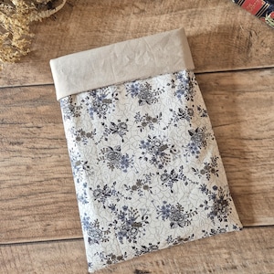 Bouquet of Flowers Book Sleeve / Booksleeve / Paperback and Paperback Format