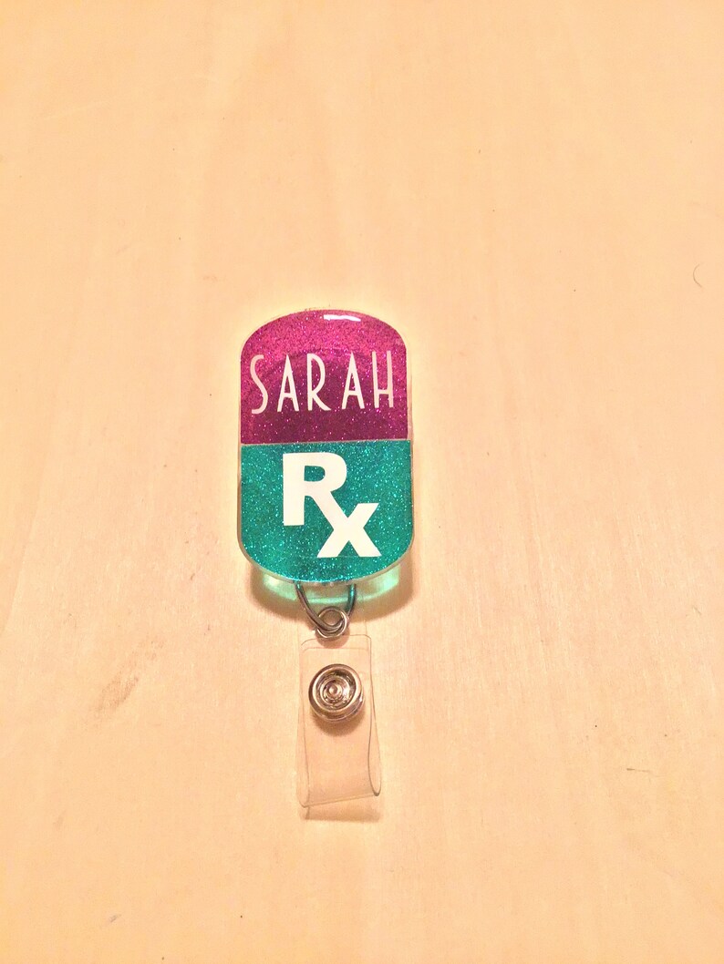 Pill Badge Reel Insignia de farmaciaNombre de la píldora Etsy