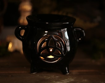 Triquetra Cauldron Oil Burner