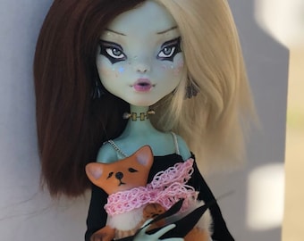 Poupée Monster High repeinte personnalisée - Portrait d'une personne réelle / Transformez un personnage en poupée - Cadeau pour elle
