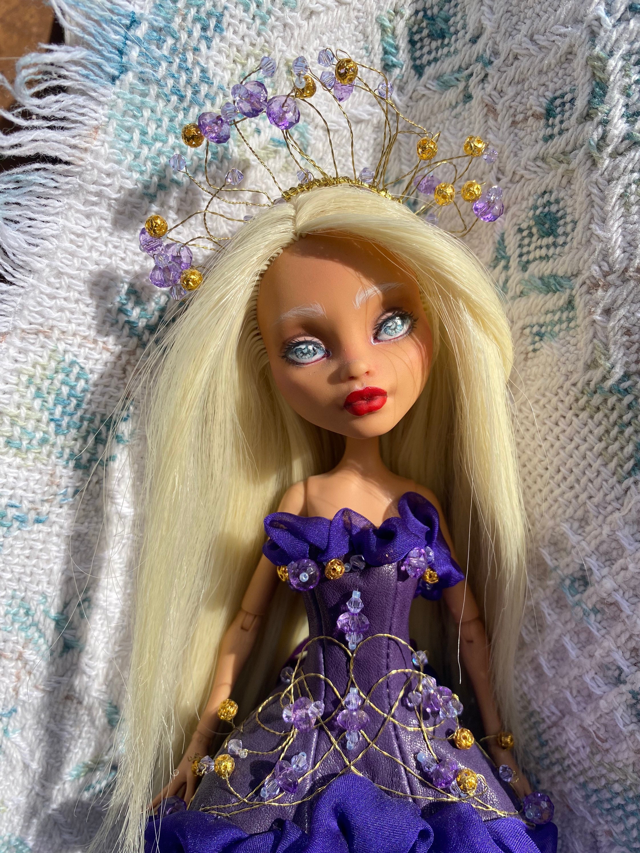 OOAK Clawdeen Wolf Monster High Repaint Serenity Muñeca con exquisito  vestido, tocado y reroot rubio - Etsy México