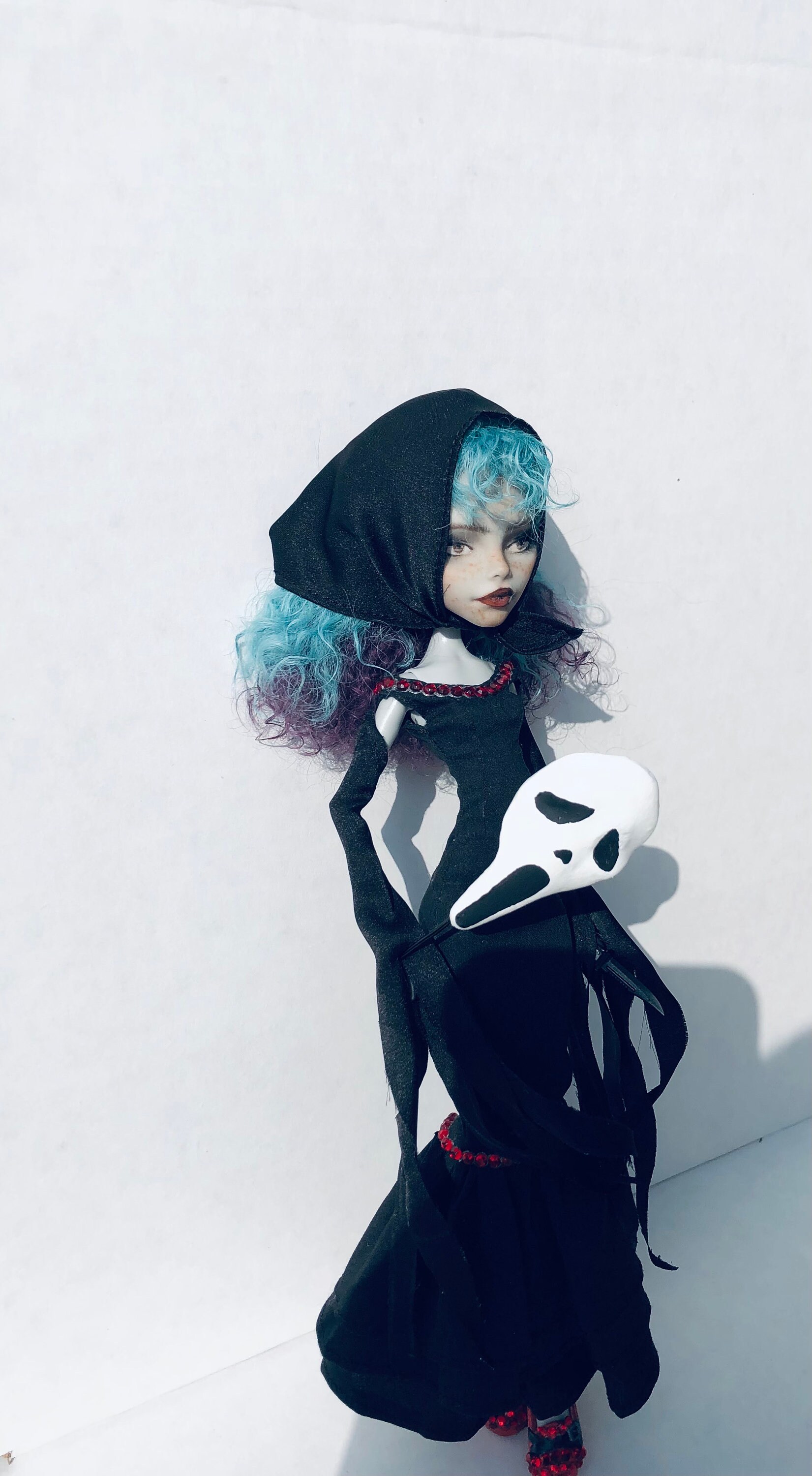 Monster High G1 Doll Lot Jinafire Locker Case Posea Reef Ari Abbey