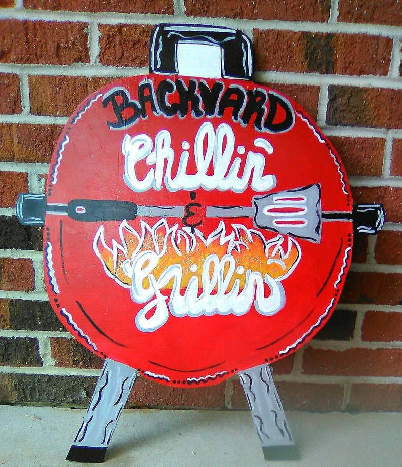 Backyard Grillin/' Door Hanger