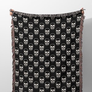 Skull Halloween Blanket, Black and White Halloween Woven Throw for Spooky Movie Night, Halloween Home Decor and Unique Gift for Father