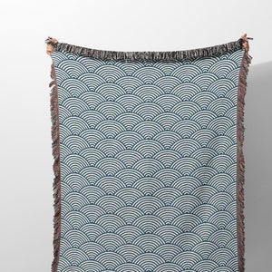 Japanese Wave Pattern Woven Throw Blanket Tapestry, Blue Waves Throw Blanket for Couch Minimalist Cotton Woven Blanket Minimalist Home Decor