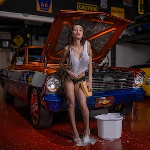 Maglietta bagnata / Fotografia di modelli sexy / Arte murale di alta qualità / Fotografia artistica di ragazze sexy