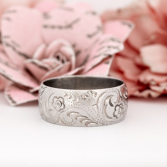 Fine 14k White Gold Textured Thumb Ring - Diamond-Cut Design, Size 8.5, Polished Finish
