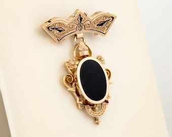 Antique Victorian 10k Gold Onyx Brooch: Hand-Engraved Details