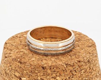 10k Yellow Gold Open Design Thumb Ring - Polished Band, Size 7.5