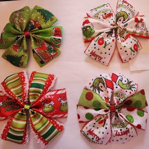 The Grinch Bouque bows 2