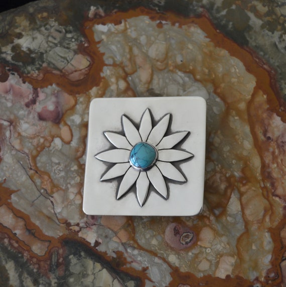 Sterling Silver Flower Belt Buckle with a Turquoise Stone Accessoires Riemen & bretels Riemgespen 
