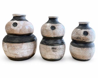 Vase set off 3