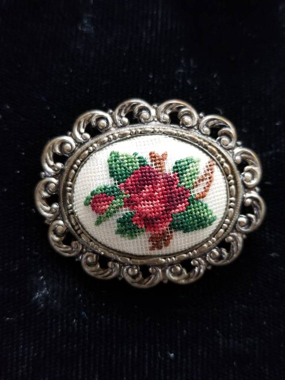 Vintage Petit Point Rose Brooche And Clip On Earr… - image 4