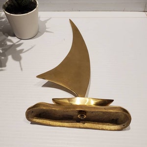 Vintage Brass Sailboat Statue, Beach Decor, Marine Decor, Lakefront Cabin, Ocean Decor, Brass Decor, Boat Decor, Summer Decor, Boys Room image 9