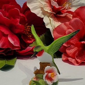 Vintage Ceramic Hummingbird And Flower Figurine, Hummingbird Decor, Hummingbird Giftware, Handpainted Bird Figurine, Hummingbird Decoration