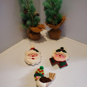 Vintage fieltro lentejuelas Santa Sra. Claus pájaro adorno de Navidad lote, adornos de fieltro hechos a mano, adornos cosidos hechos a mano, decoración del árbol de Navidad