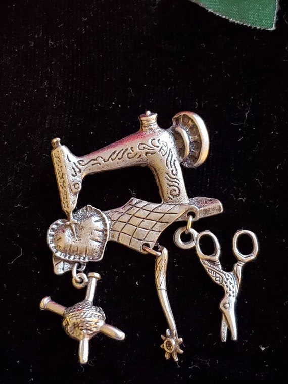 Vintage Sewing Machine Charm Brooch, Seamstress Br