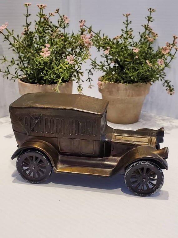 Vintage Diecast 1908 Banthrico Classic Model Car Coin Bank 70s