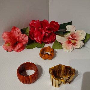 Vintage Shell Stone Plastic Lot Of Bracelets, Elastic Stretch Bracelets, Shell Jewelry, Stone Jewelry, Retro Bracelet, 80s Stretch Bracelets