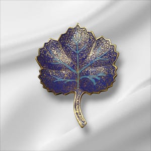 Vintage Brass Enamelware Leaf Footed Dish, Leaf Trinket Dish, Boho Brass Leaf, Leaf Decor, Brass Jewelry Dish, Boho Decor, Leaf Giftware