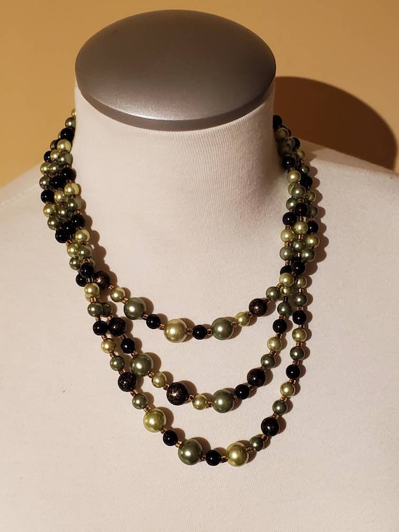 Vintage Beaded Choker Necklace Green 