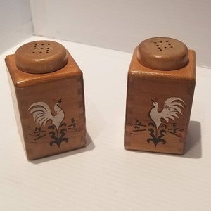 Vintage Rooster Weathervane Salt Pepper Shakers, Wooden, Folk Art, Made In Japan Dovetailed, Vtg Salt Pepper Shakers, Rooster Kitchen Decor