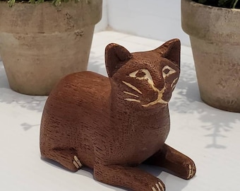 Vintage Wooden Folk Cat Figurine, Sitting Cat Figurine, Hand Carved, Cat Decor, Cat Giftware, Cat Collectibles, Cat Crafting, Cat Ornament