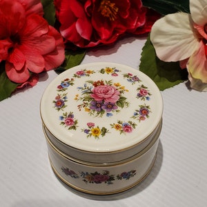 Vintage Porcelain Sadler England Lidded Floral Jewelry Jar, Sadler Trinket Dish, Cottagecore, Dresser Decor, Jewelry Storage, Floral Decor